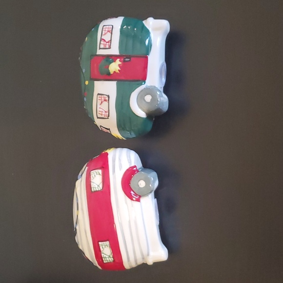 Shaker Set Camping Trailer Salt And Pepper Happy Campers Retro RV Christmas - Picture 5 of 8